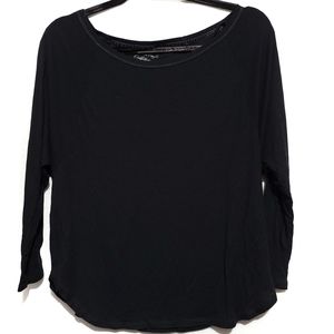 black American eagle 3/4 thermal top slight crop top 3/4 sleeve  thermal